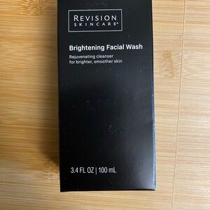 Revision Skincare Brightening Facial Wash - Black